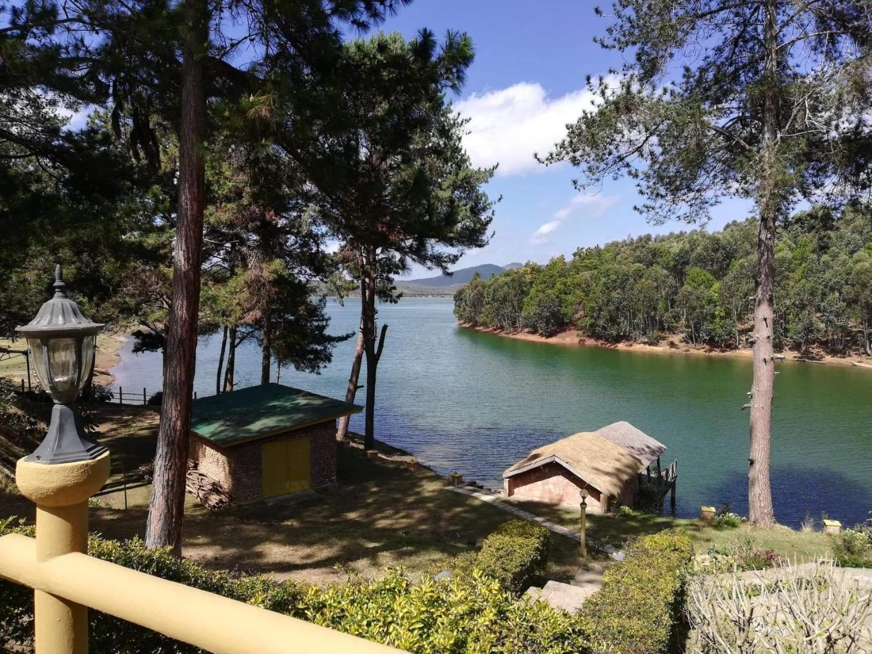 Le Chateau Du Lac De Mantasoa Esterno foto